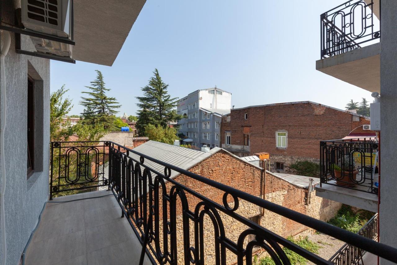 Irina'S Apartments Кутаїсі Екстер'єр фото